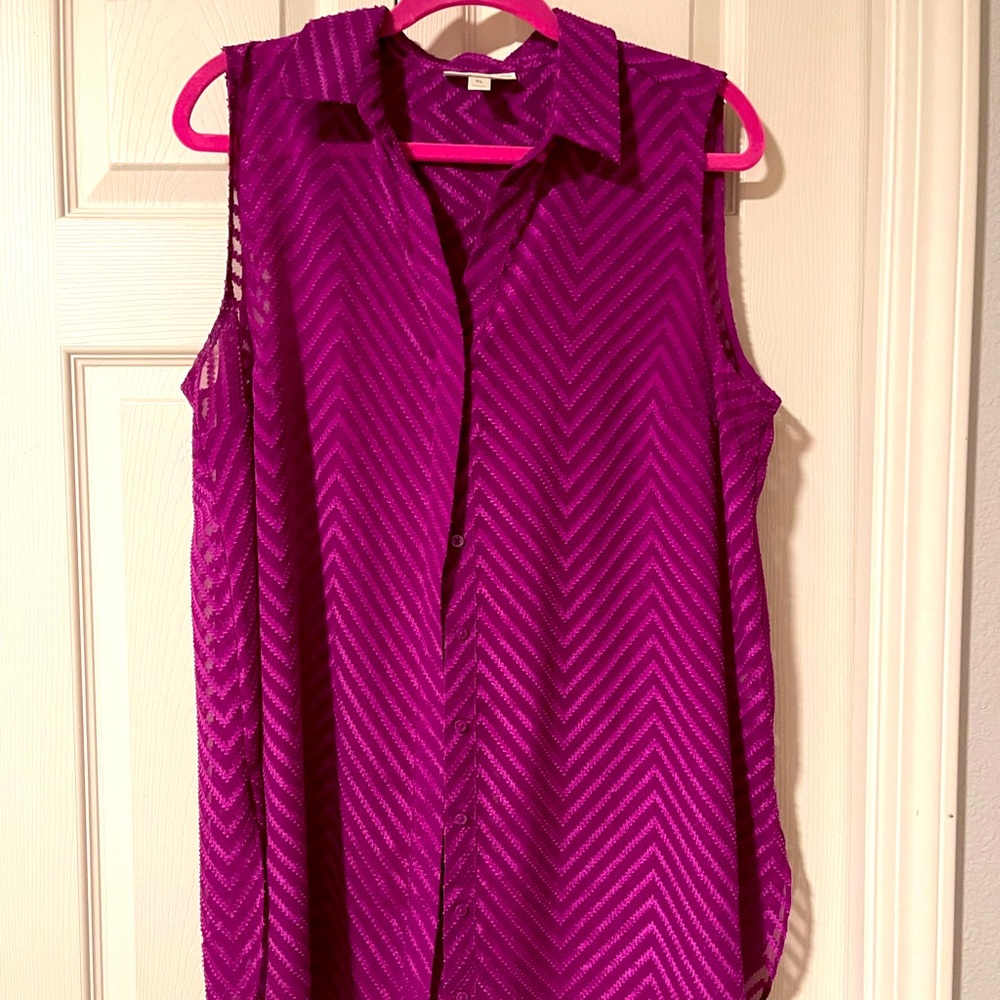 Sleeveless blouse